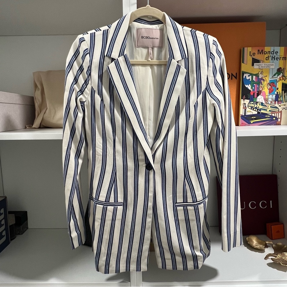 {BCBG Generation} Women's Striped Blazer - White and Blue
